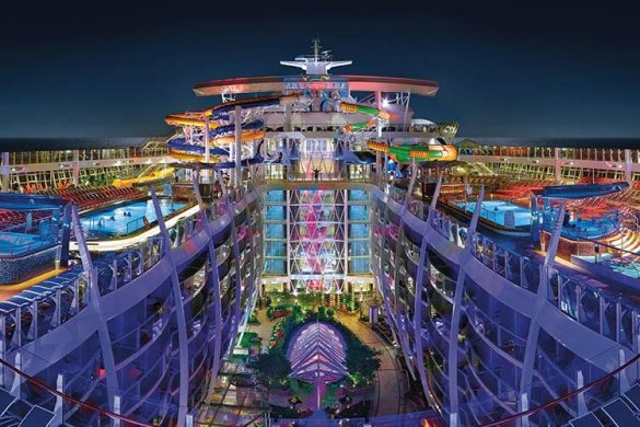 Cruise Ships Ramp Up the Waterslide Fun - Royal Holiday Cruises Inglés