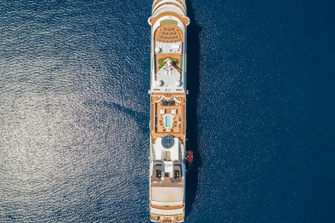 shai-pal-K_7Jy5PjaQc-unsplash Cruzeiro Royal Holiday